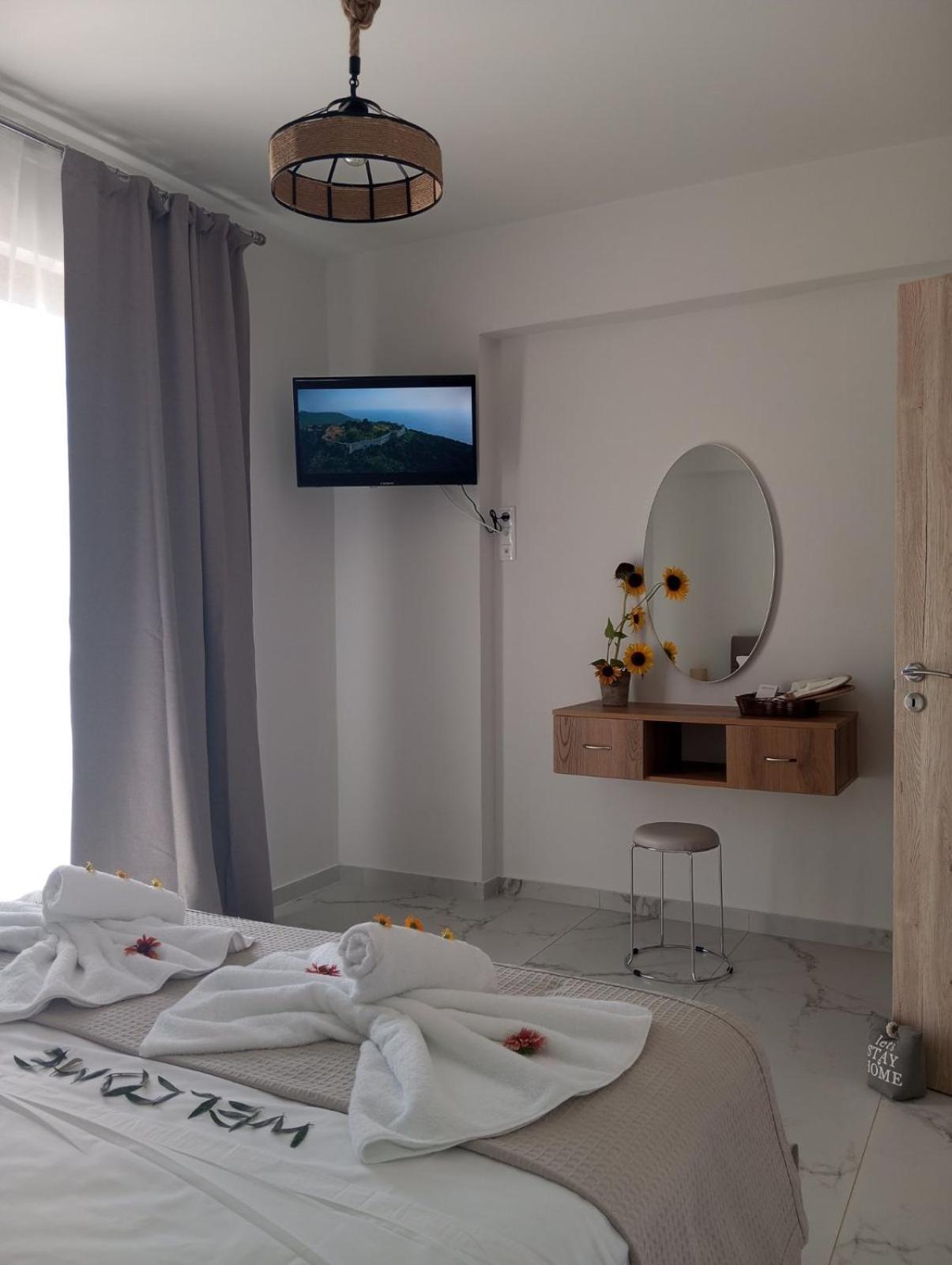 Three Charites Resort Гиалова Экстерьер фото