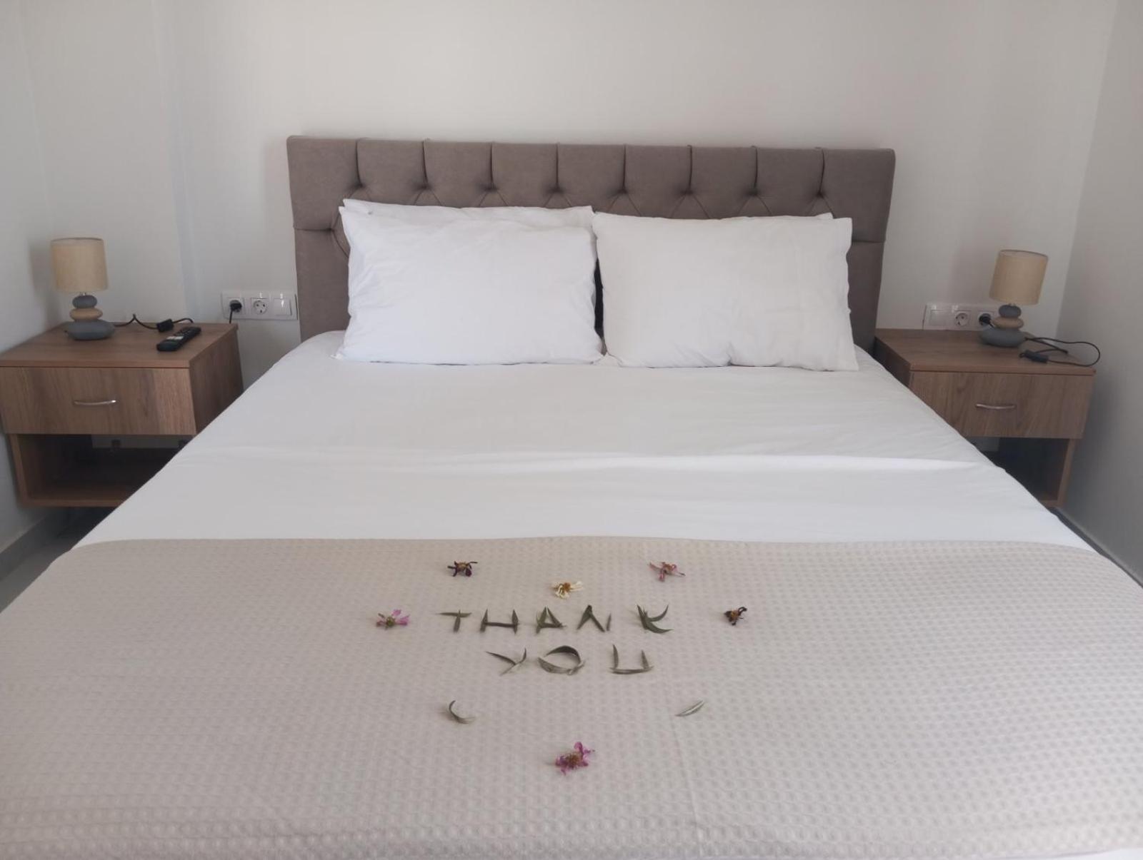 Three Charites Resort Гиалова Экстерьер фото